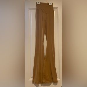 Hi-Waisted Flare Leggings